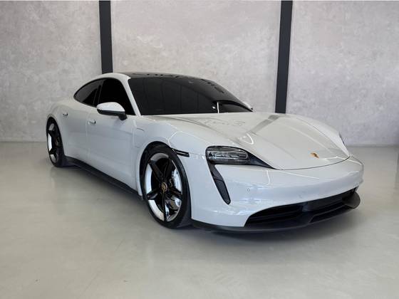 PORSCHE TAYCAN ELÉTRICO